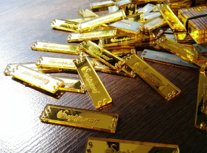 gold mirror clear lettering